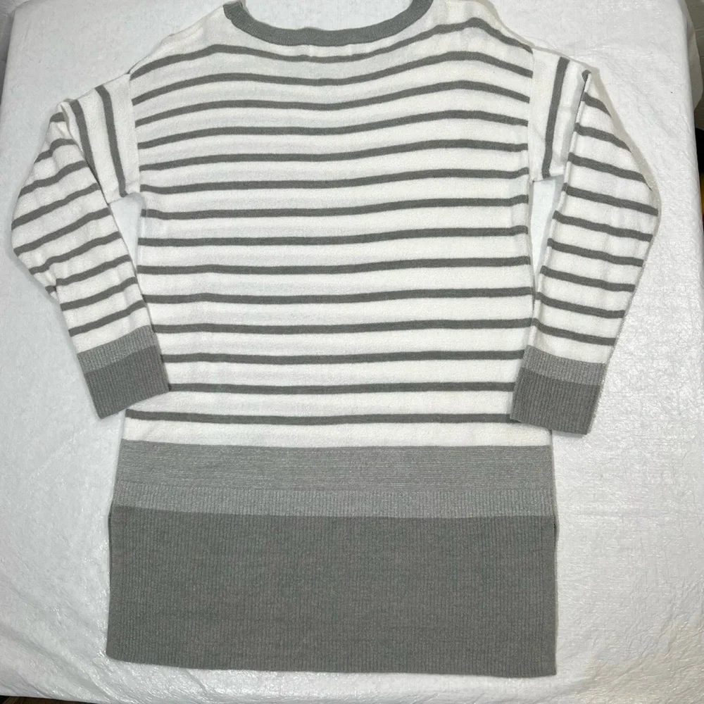 Barefoot Dreams Gray and White Striped Sweater - Picture 7 of 10